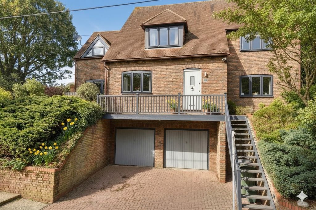 Property photo 1 of 17 Front Spring