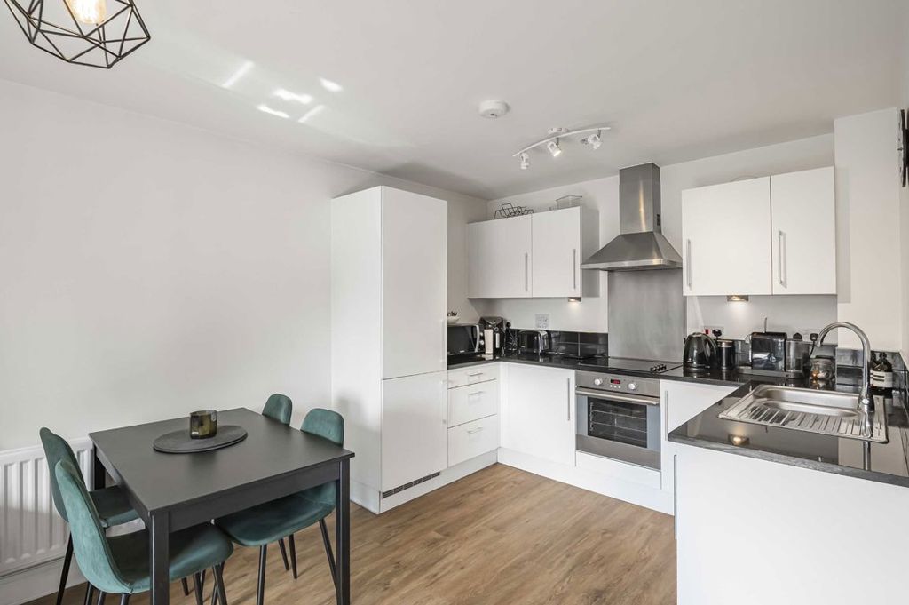 Property photo 3 of 5