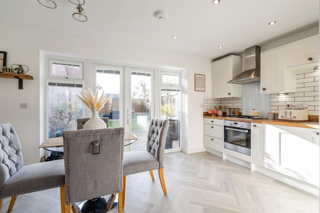 Property photo 2 of 13 30 Dewberry Road_4.Jpg