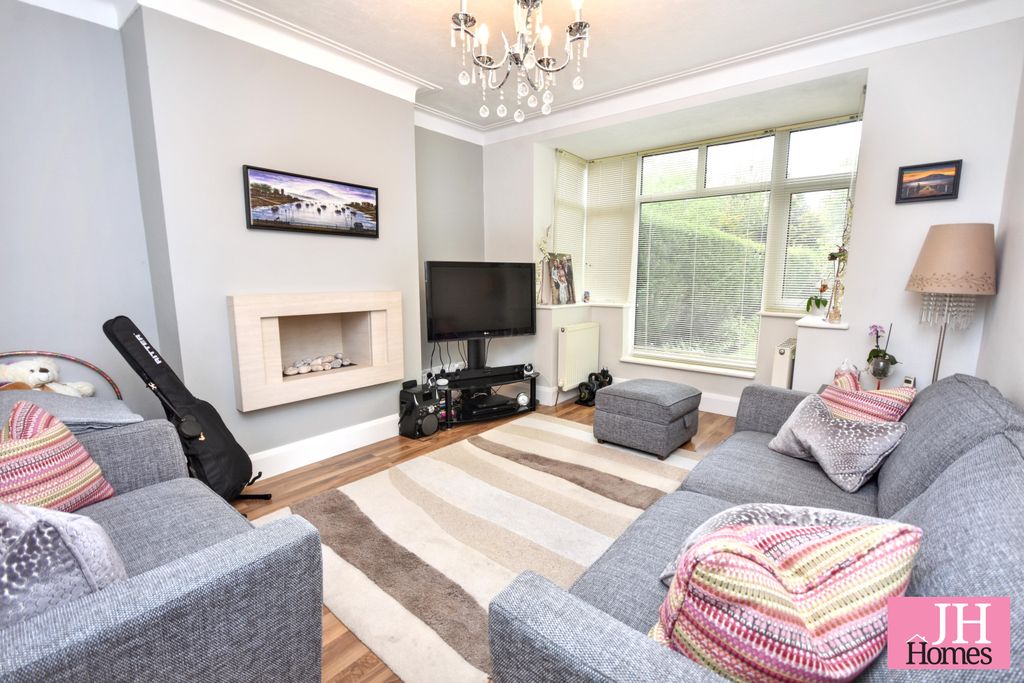 Property photo 2 of 24