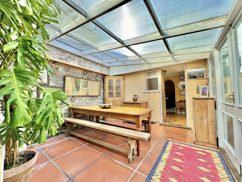 Property photo 1 of 25