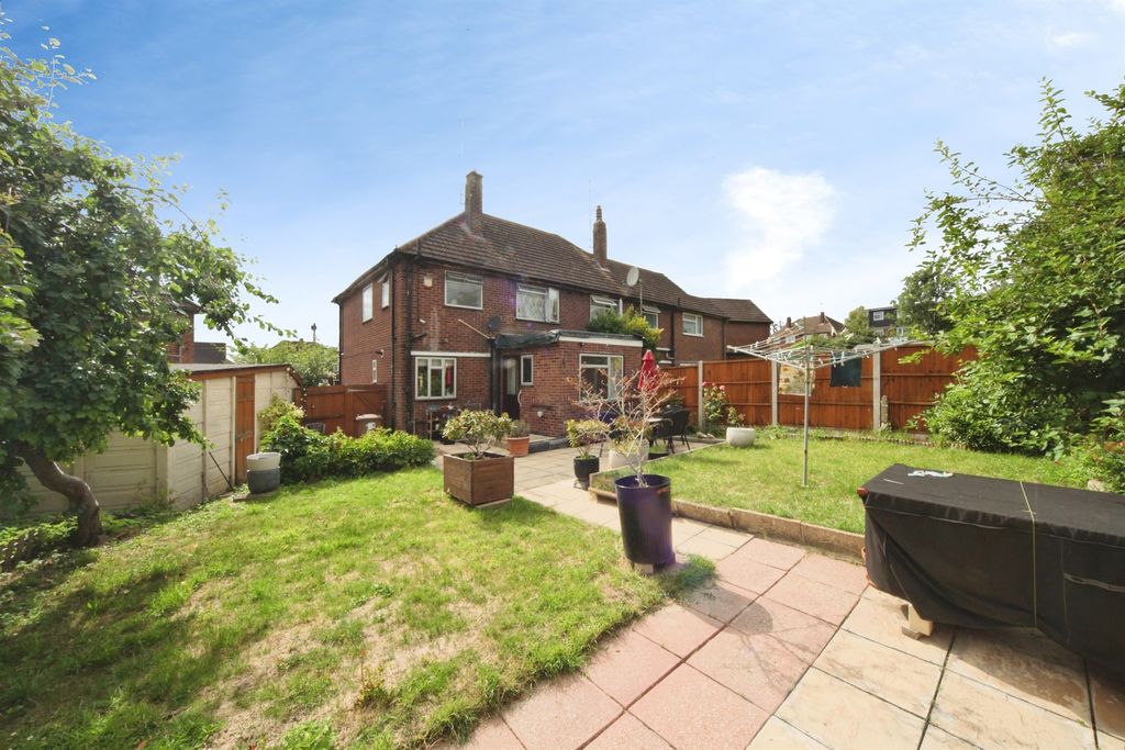 Property photo 2 of 12