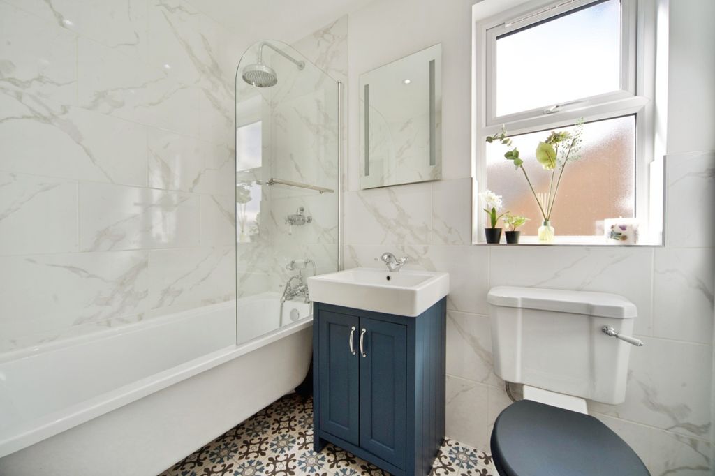 Property photo 3 of 9