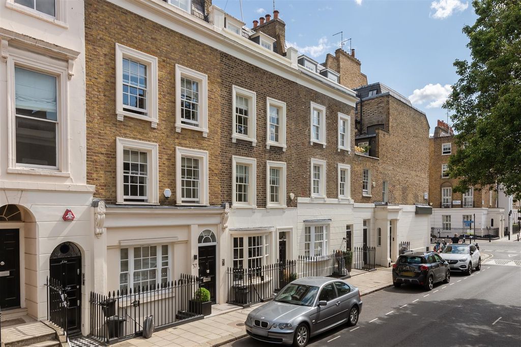 Property photo 3 of 26 39 Chester Row Hi-38.Jpg
