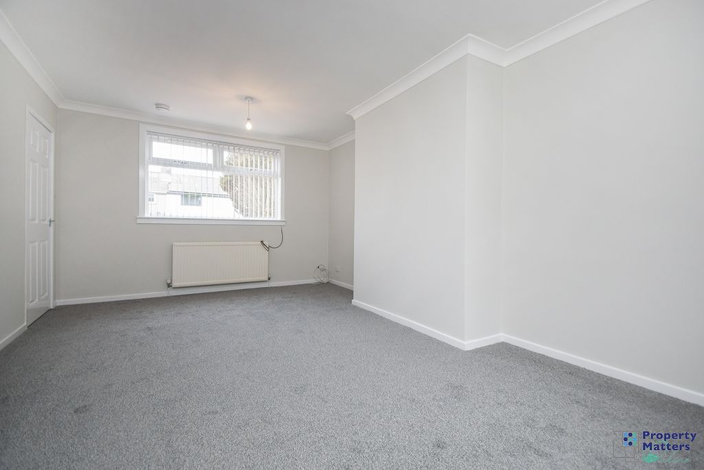 Property photo 3 of 12 Lounge