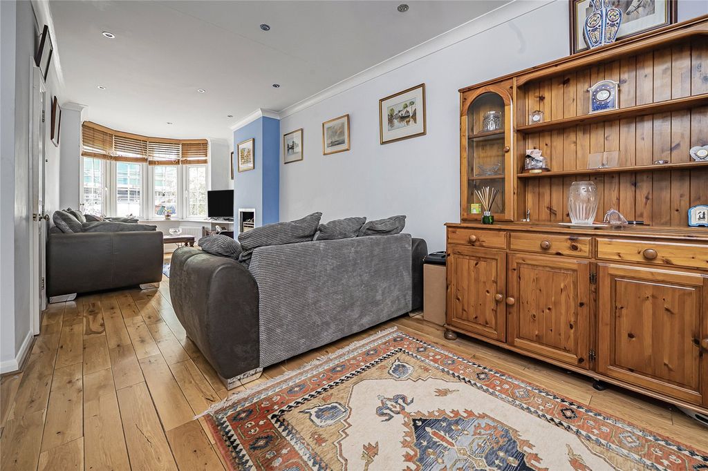 Property photo 3 of 19 Picture No. 04