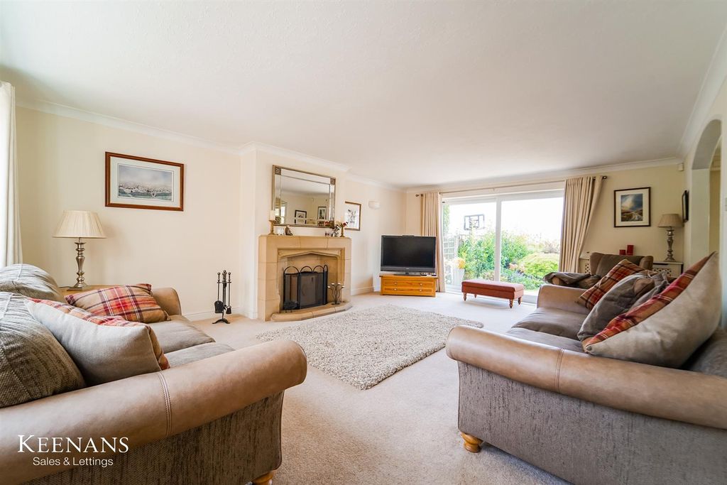 Property photo 3 of 49