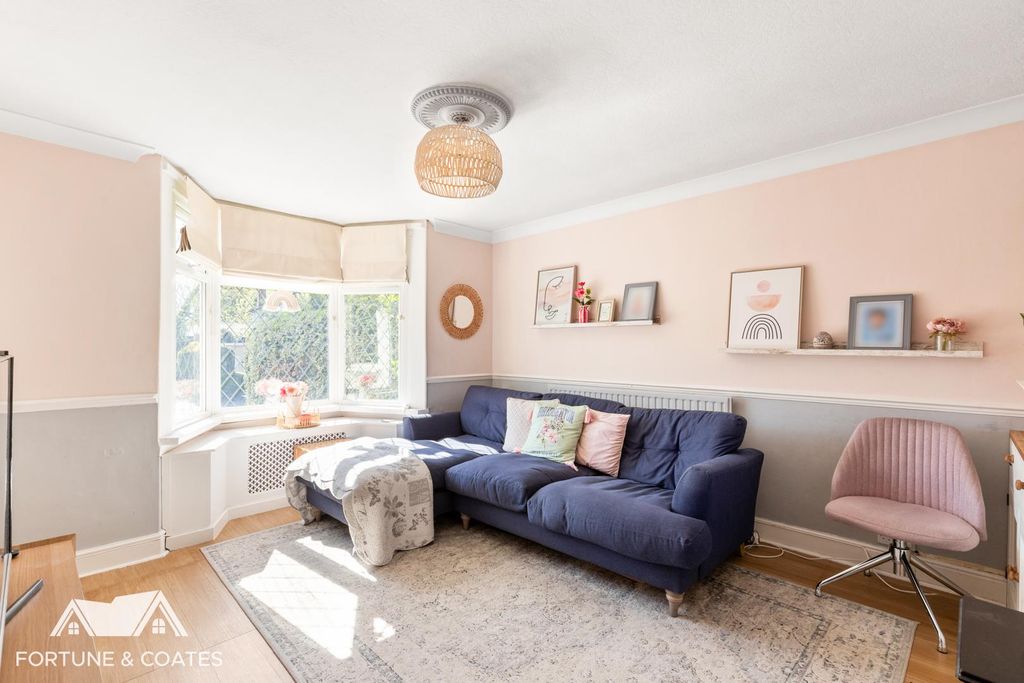 Property photo 3 of 25 Highroad_27.Jpg