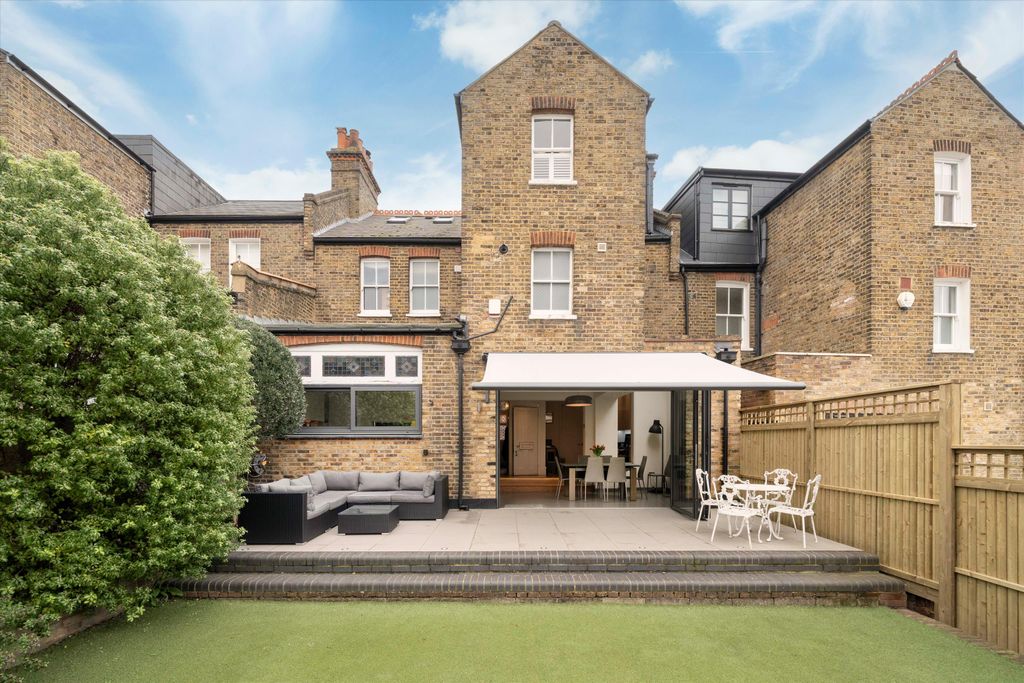 Property photo 3 of 11 Image