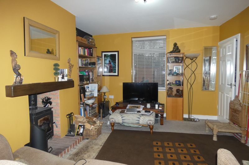 Property photo 1 of 12 Lounge