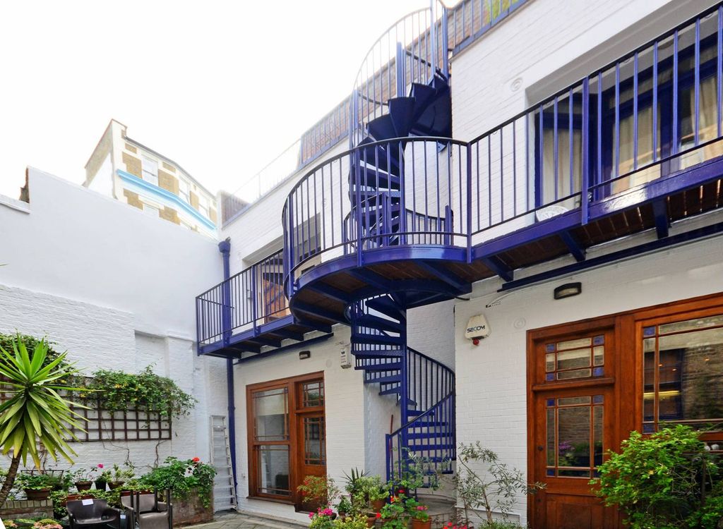 Property photo 2 of 14