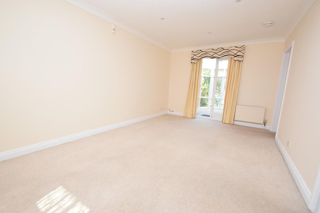 Property photo 3 of 11 Lounge View 2