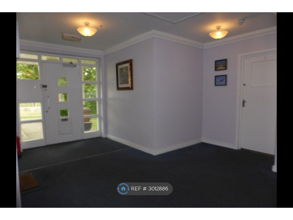 Property photo 2 of 10 Hallway (1)