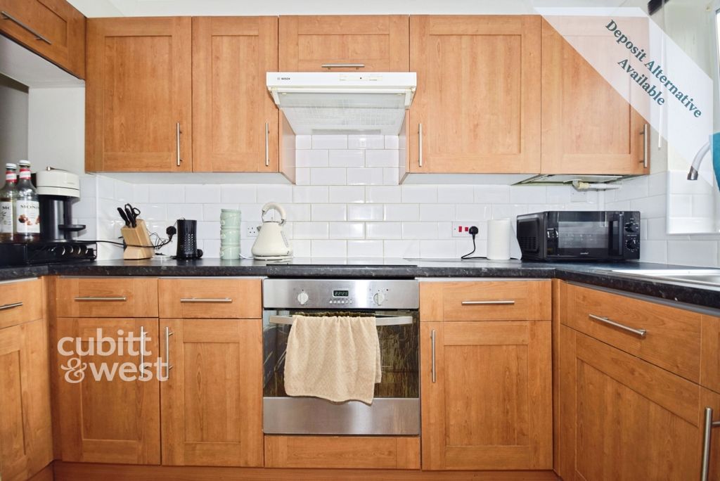 Property photo 2 of 12 Kitchen