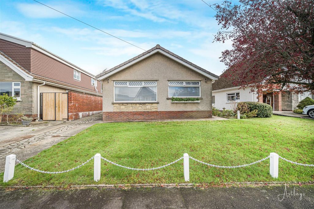 Property photo 1 of 21 Main Dwelling