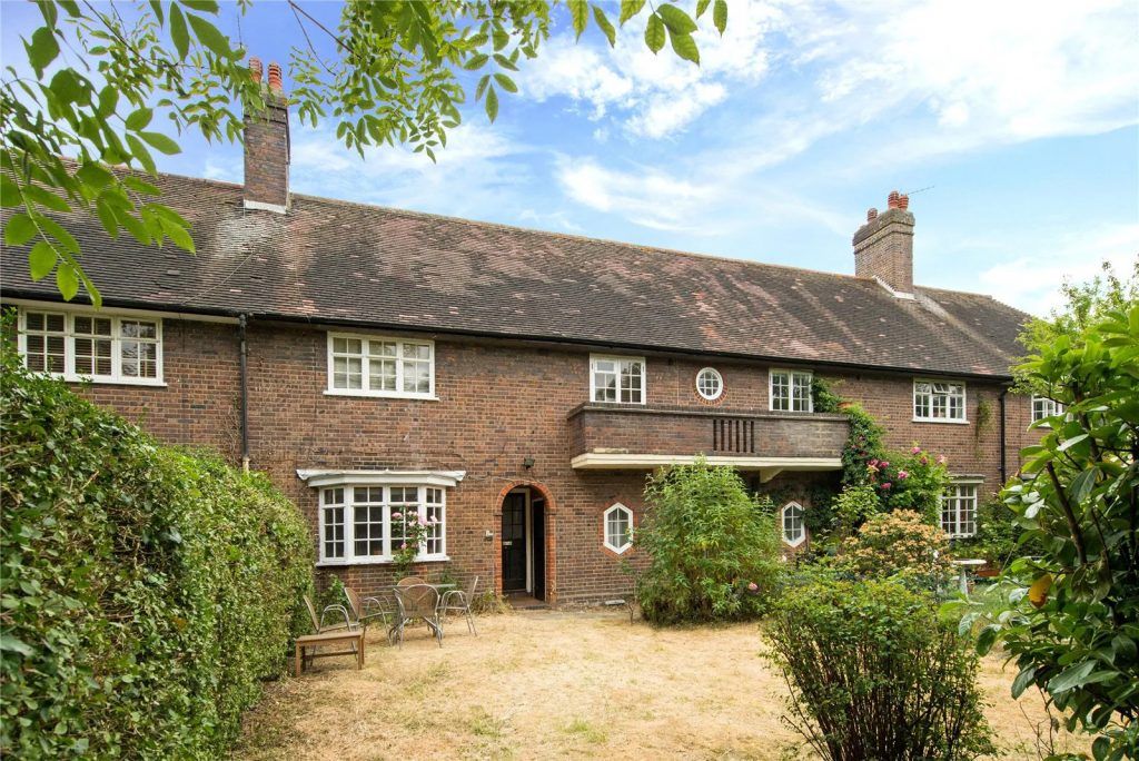 Property photo 1 of 10