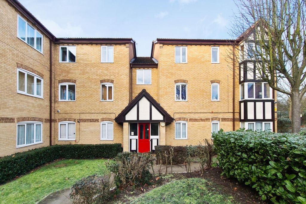 Property photo 1 of 10 Photo 0