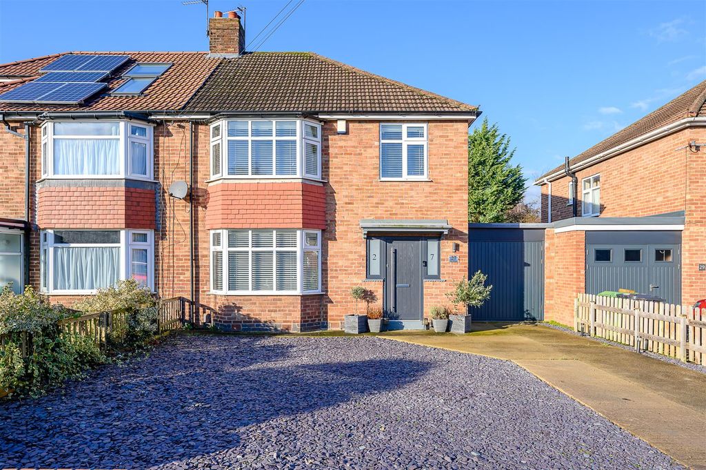 Property photo 1 of 20 External