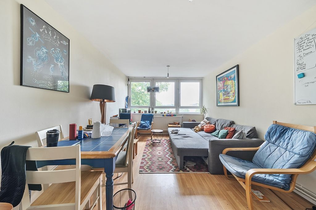 Property photo 2 of 11 4376791