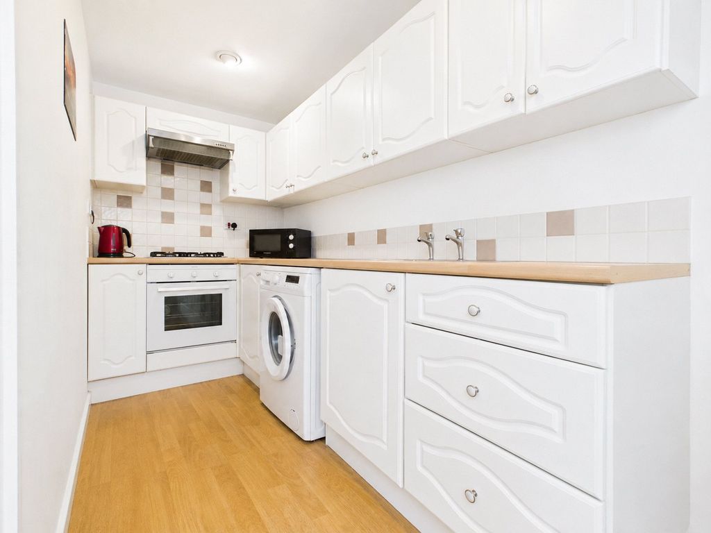 Property photo 1 of 7 Kitchen