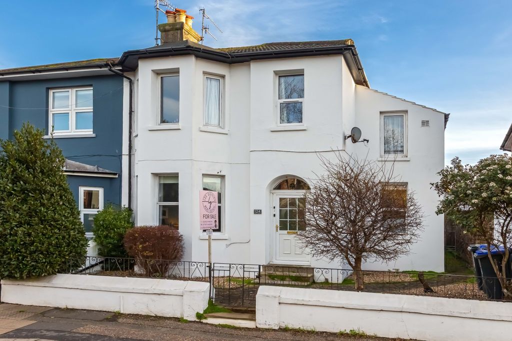 Property photo 1 of 28 South Street_26 Front