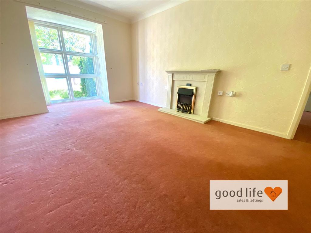 Property photo 2 of 17 20260430_113423639_Ios17Beecholmcourt.Jpg