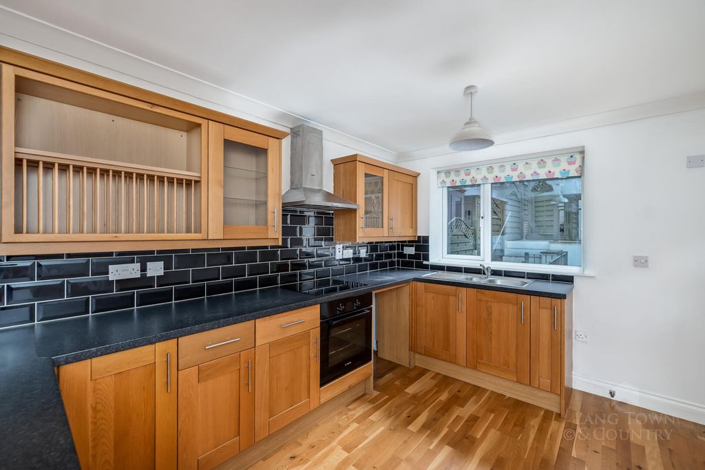 Property photo 2 of 15 Kitchen