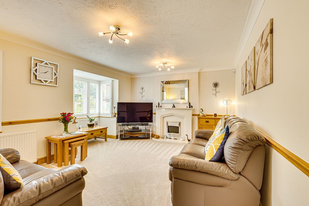 Property photo 3 of 40