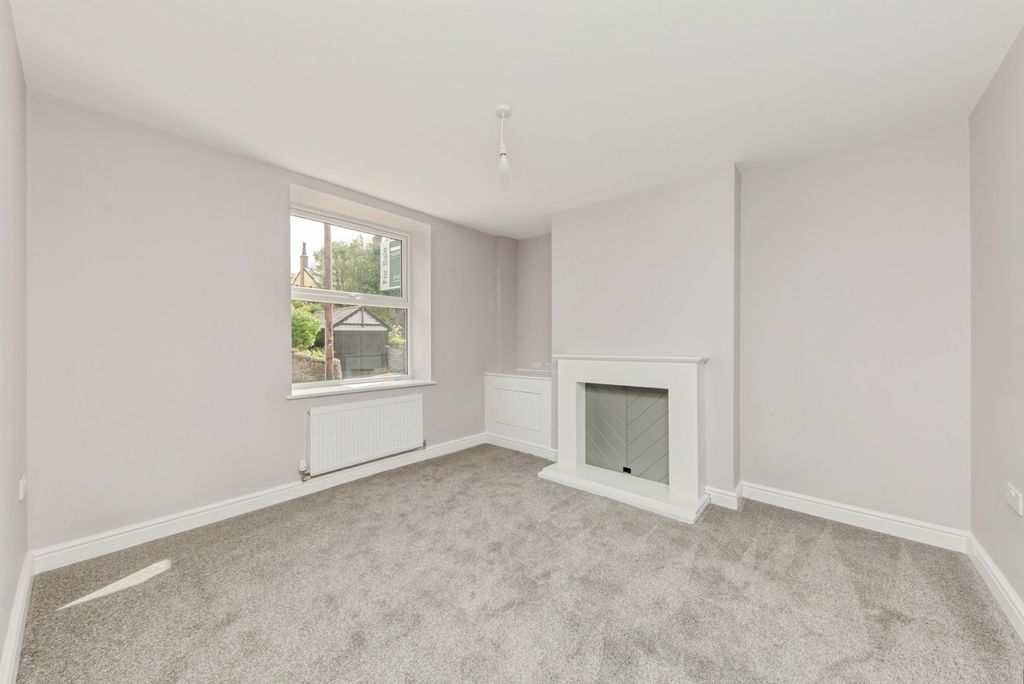 Property photo 3 of 17 Photo