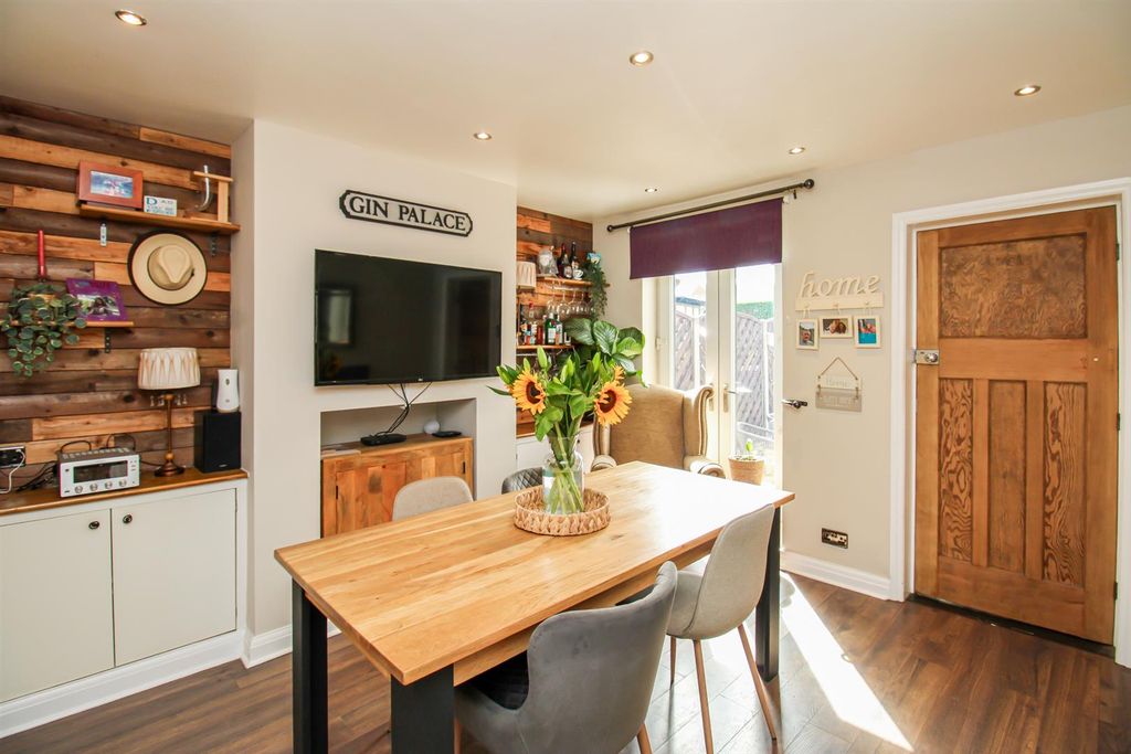 Property photo 3 of 12 Dining Room