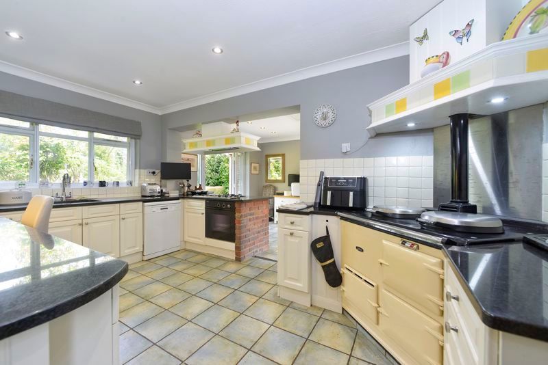Property photo 3 of 21 Photo 12