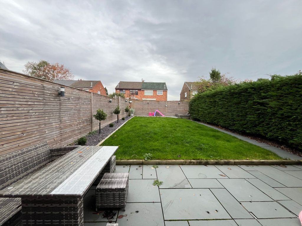 Property photo 3 of 11