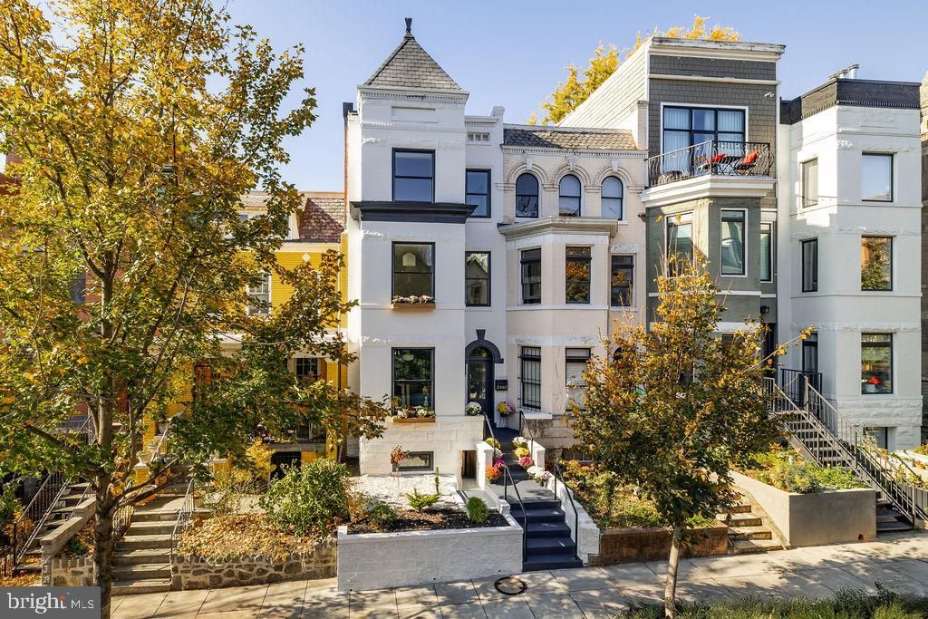 Property photo 1 of 35