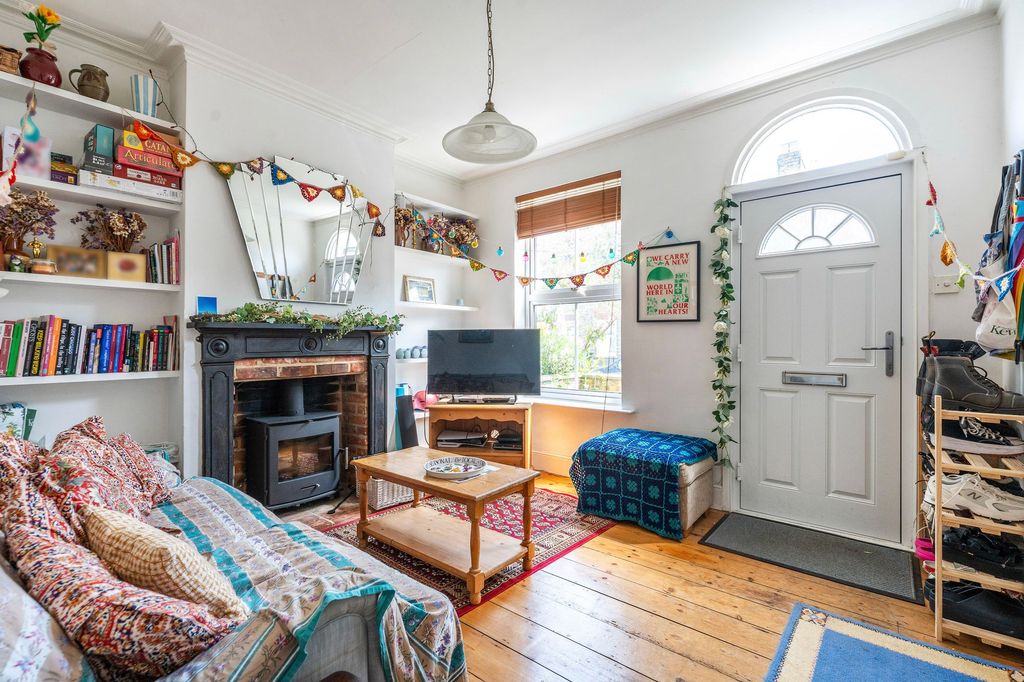 Property photo 2 of 18