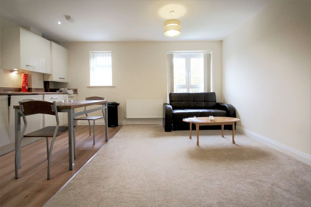 Property photo 3 of 8
