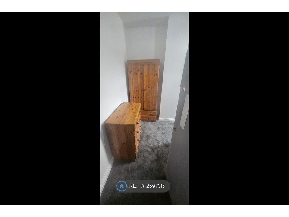 Property photo 2 of 7 Bedroom Furniture