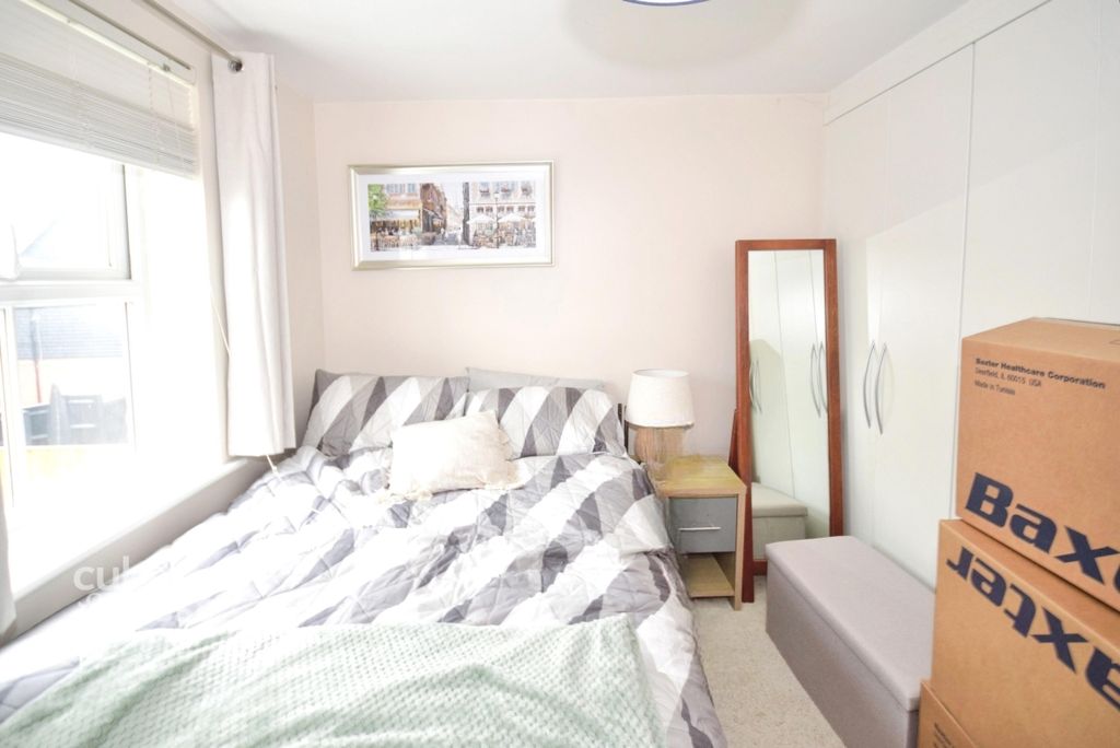 Property photo 3 of 8 Room 1