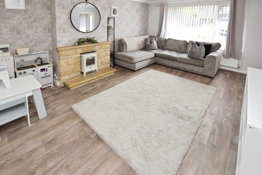 Property photo 2 of 11 4031620d-Dsc_0123_Edited 20Elgar 20Lounge 202