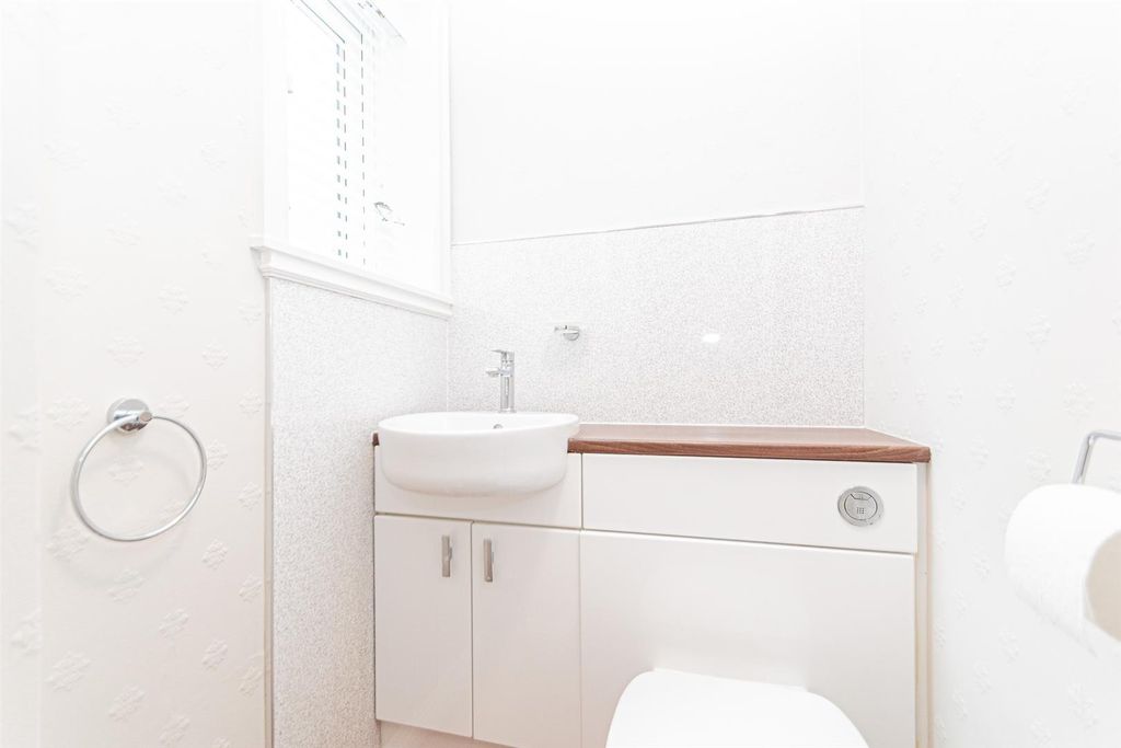 Property photo 3 of 15 WC