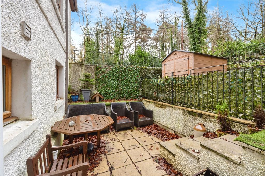 Property photo 2 of 15 Picture No. 12