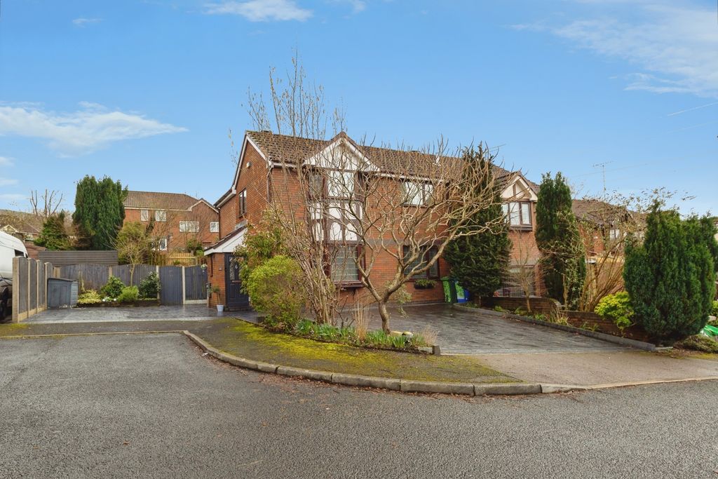 Property photo 3 of 35 Pbox-Img.Jpg