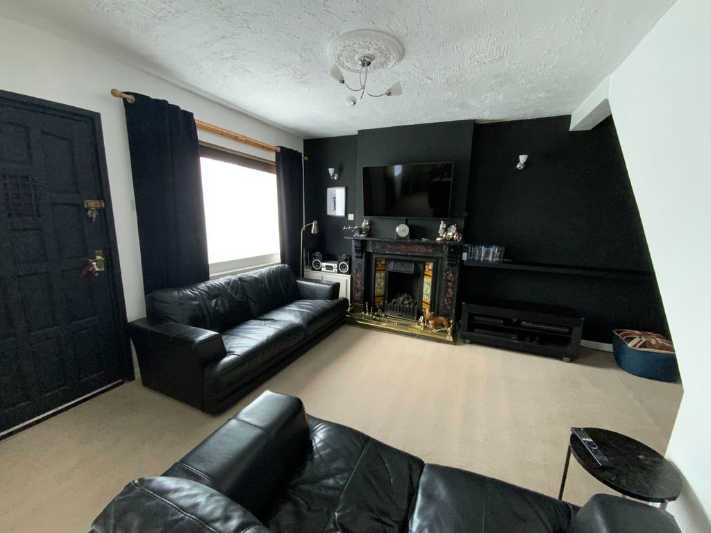 Property photo 3 of 17