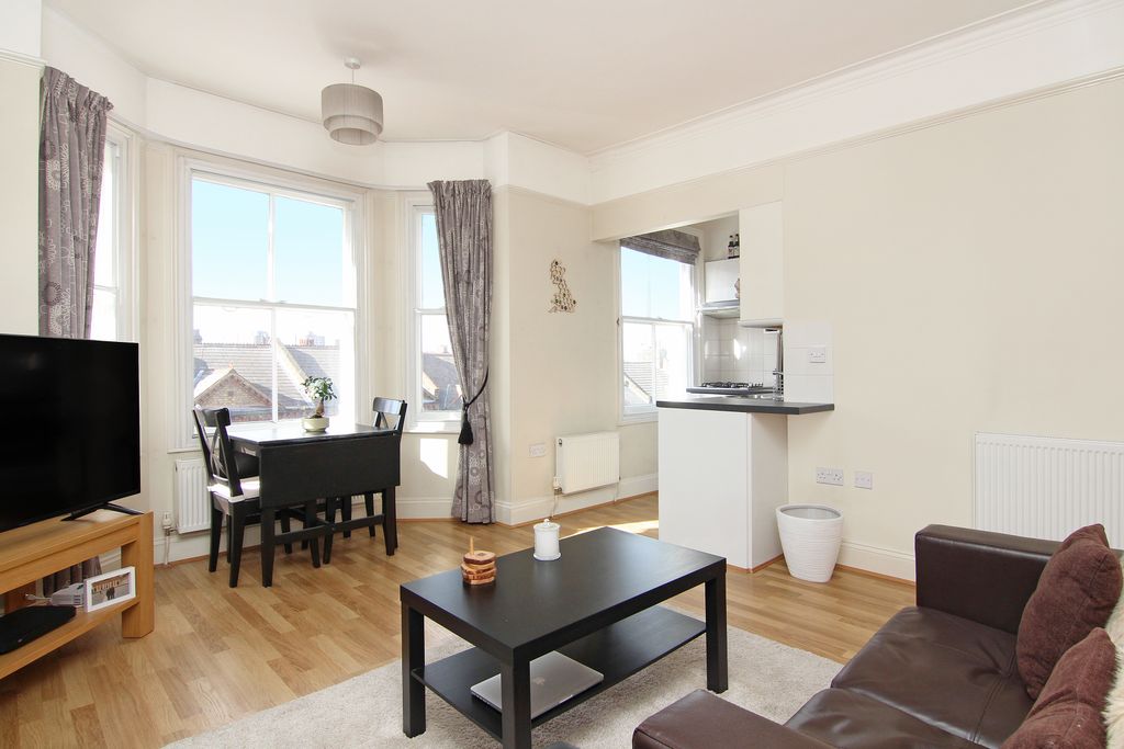 Property photo 2 of 8