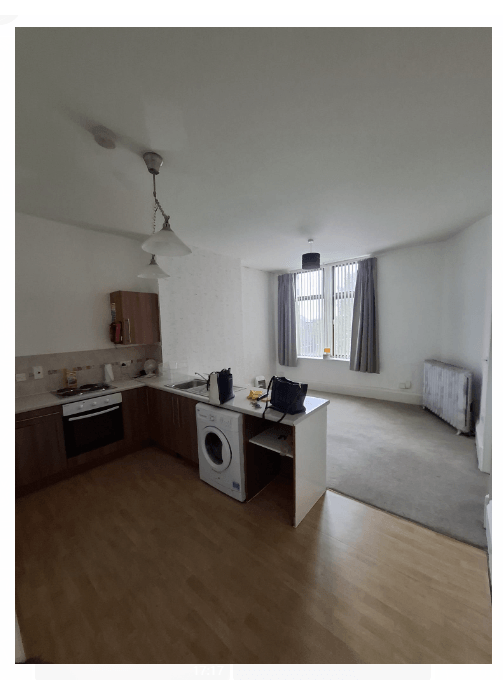 Property photo 3 of 10 Kitchen