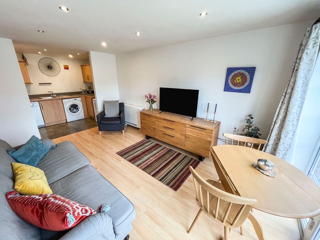 Property photo 3 of 11 Picture No. 06