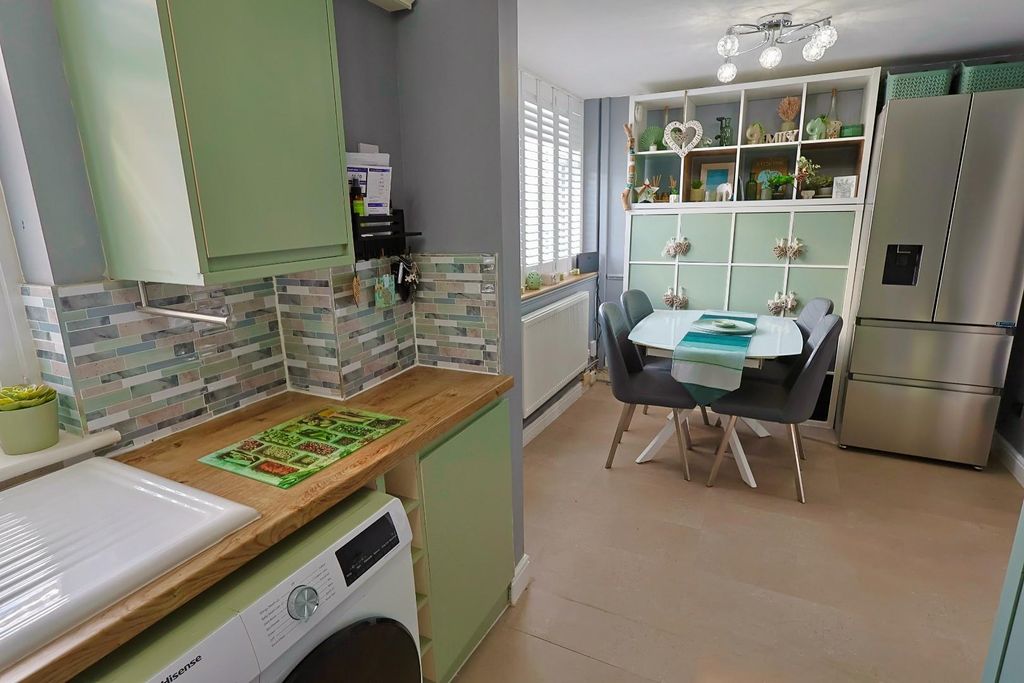 Property photo 3 of 14 Kitchen / Diner