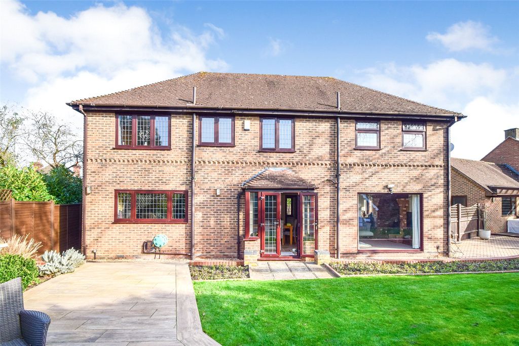 Property photo 2 of 17 Picture No. 15