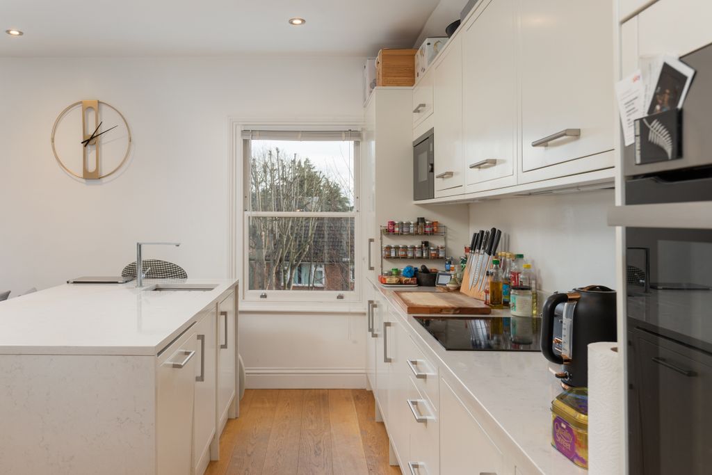Property photo 3 of 8 Ridgway 8F4 - (05 Of