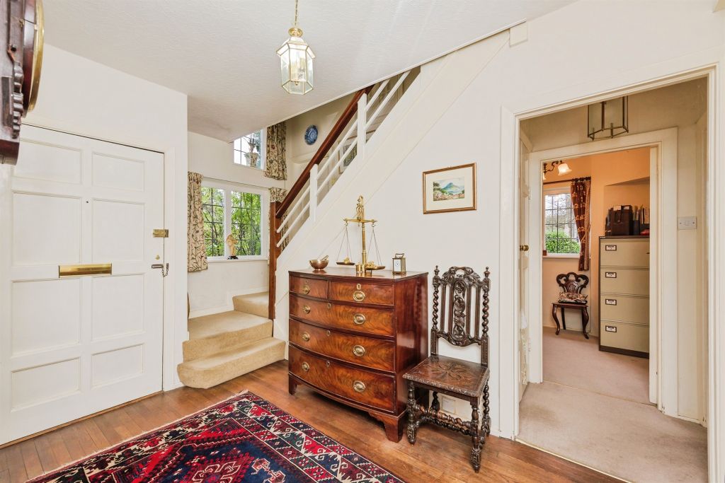 Property photo 2 of 31
