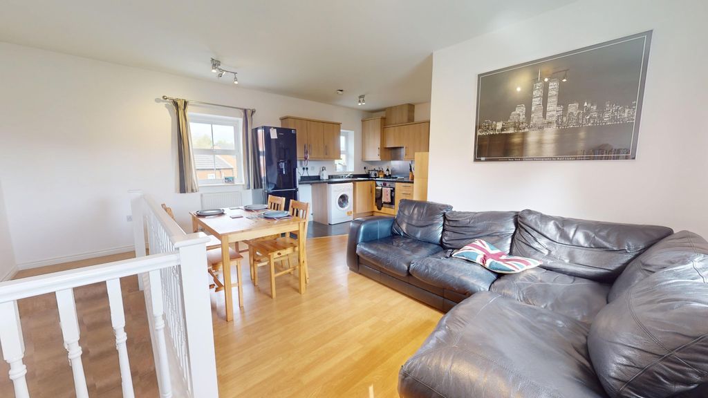 Property photo 1 of 16 4105612